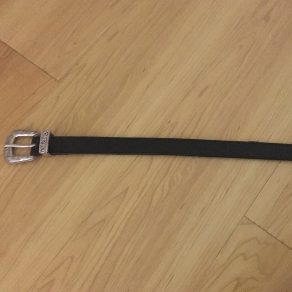 Brandy Melville Cute Silver Buckle Belt